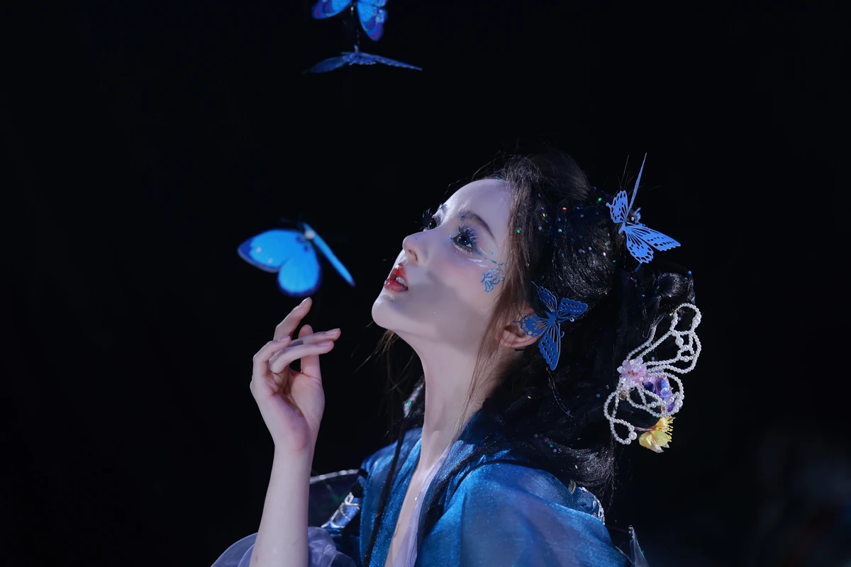 [YITUYU] 2023.01.13 Vol.2908 Thousands of butterflies flapping their wings Cherry blossoms after sunny weather#[24P]-1