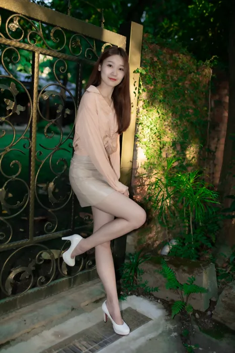 [Mzsock] NO.068 Liu Meiyun short skirt high heels beautiful legs outdoor shot street photography#[45P]-1