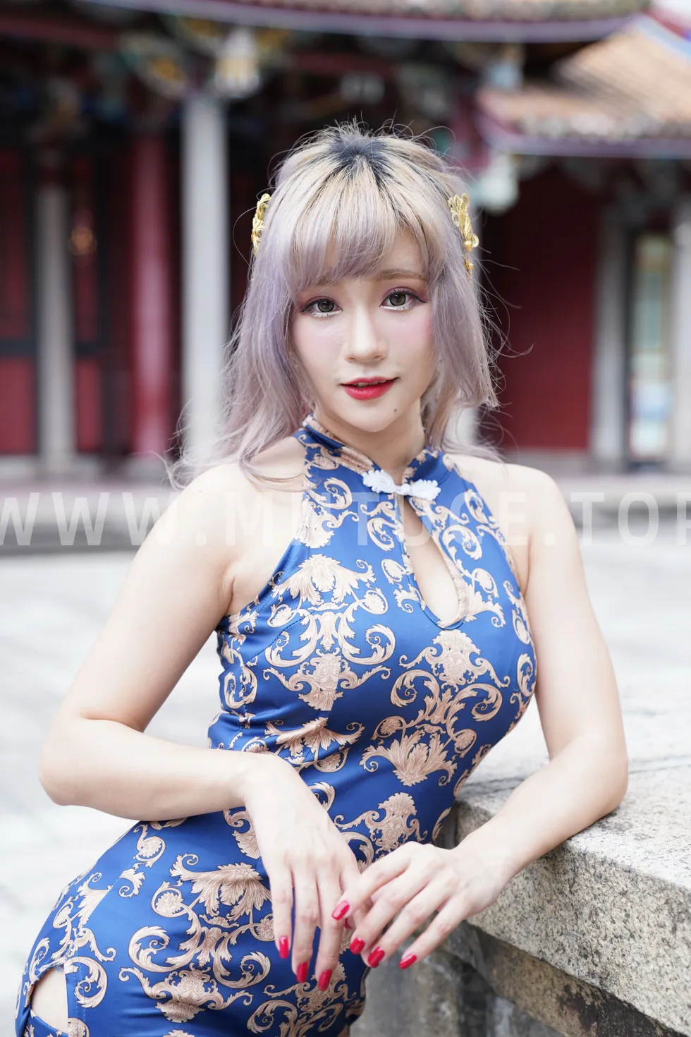 [Mzsock] NO.149 Xue Kaiyun blue flower short cheongsam with high heels and beautiful legs street photography#[105P]-10