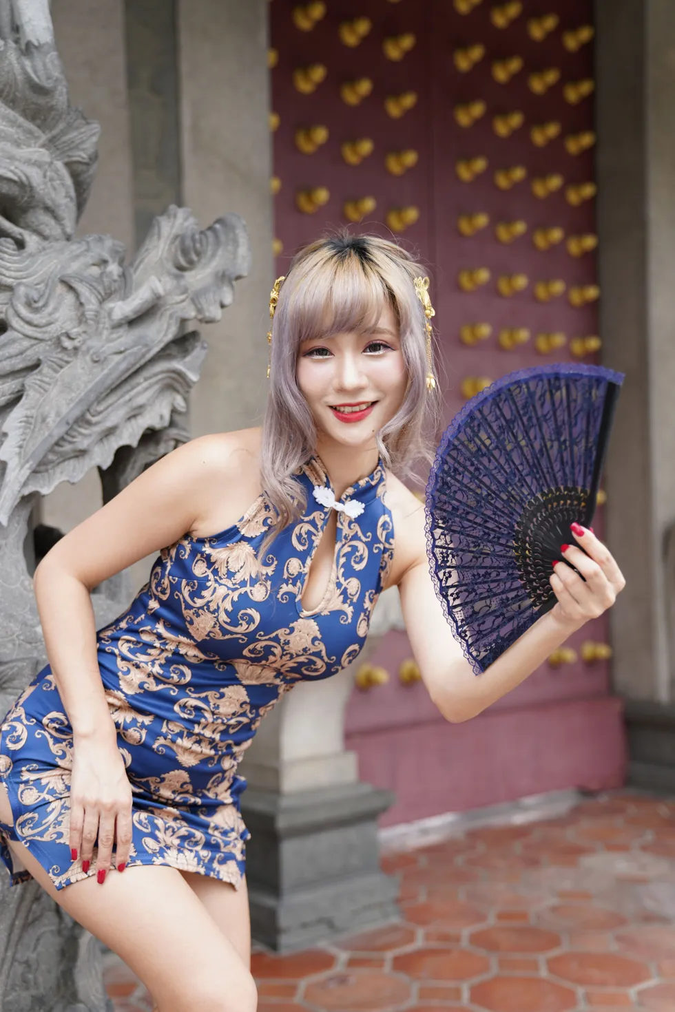 [Mzsock] NO.149 Xue Kaiyun blue flower short cheongsam with high heels and beautiful legs street photography#[105P]-3