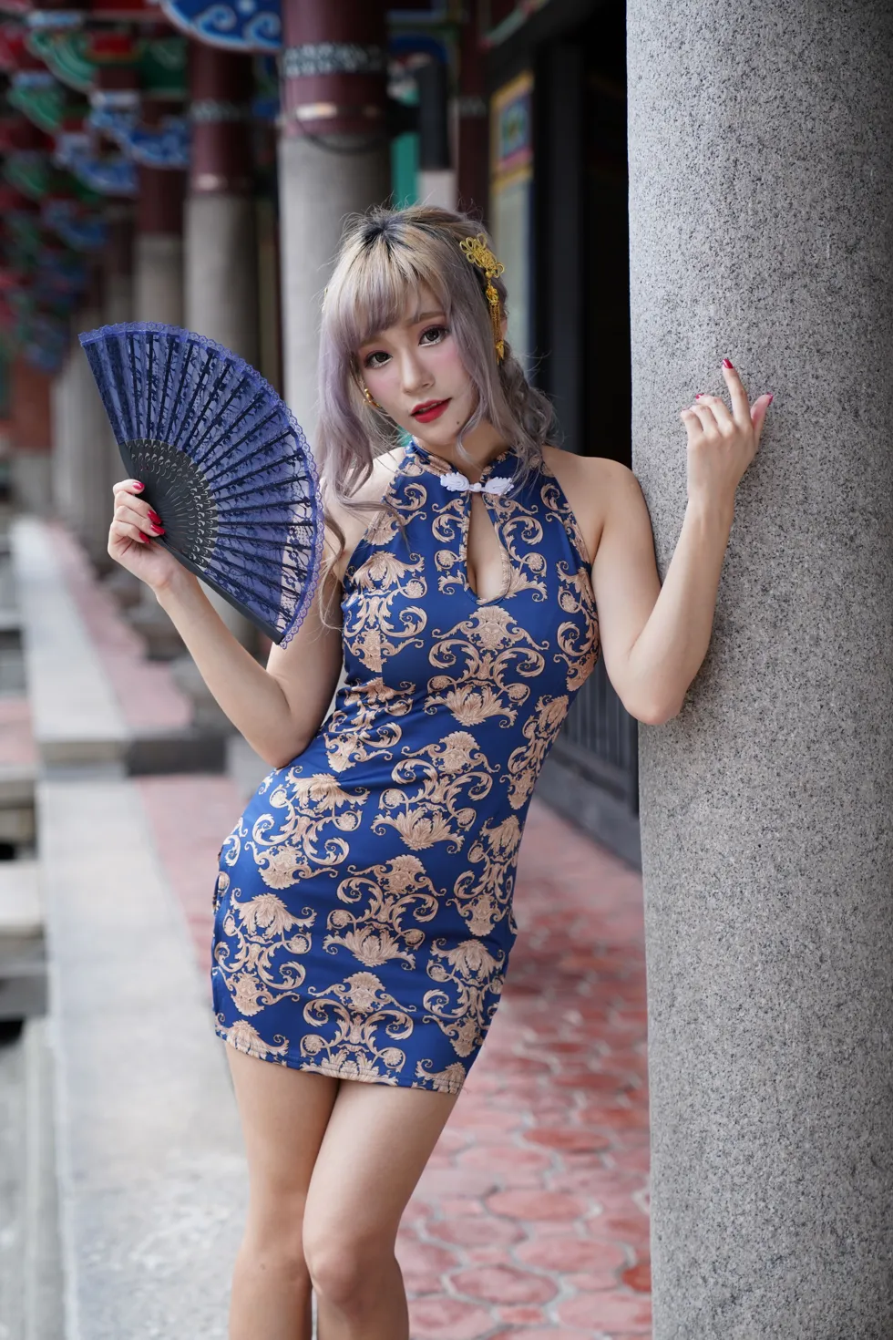 [Mzsock] NO.149 Xue Kaiyun blue flower short cheongsam with high heels and beautiful legs street photography#[105P]-9