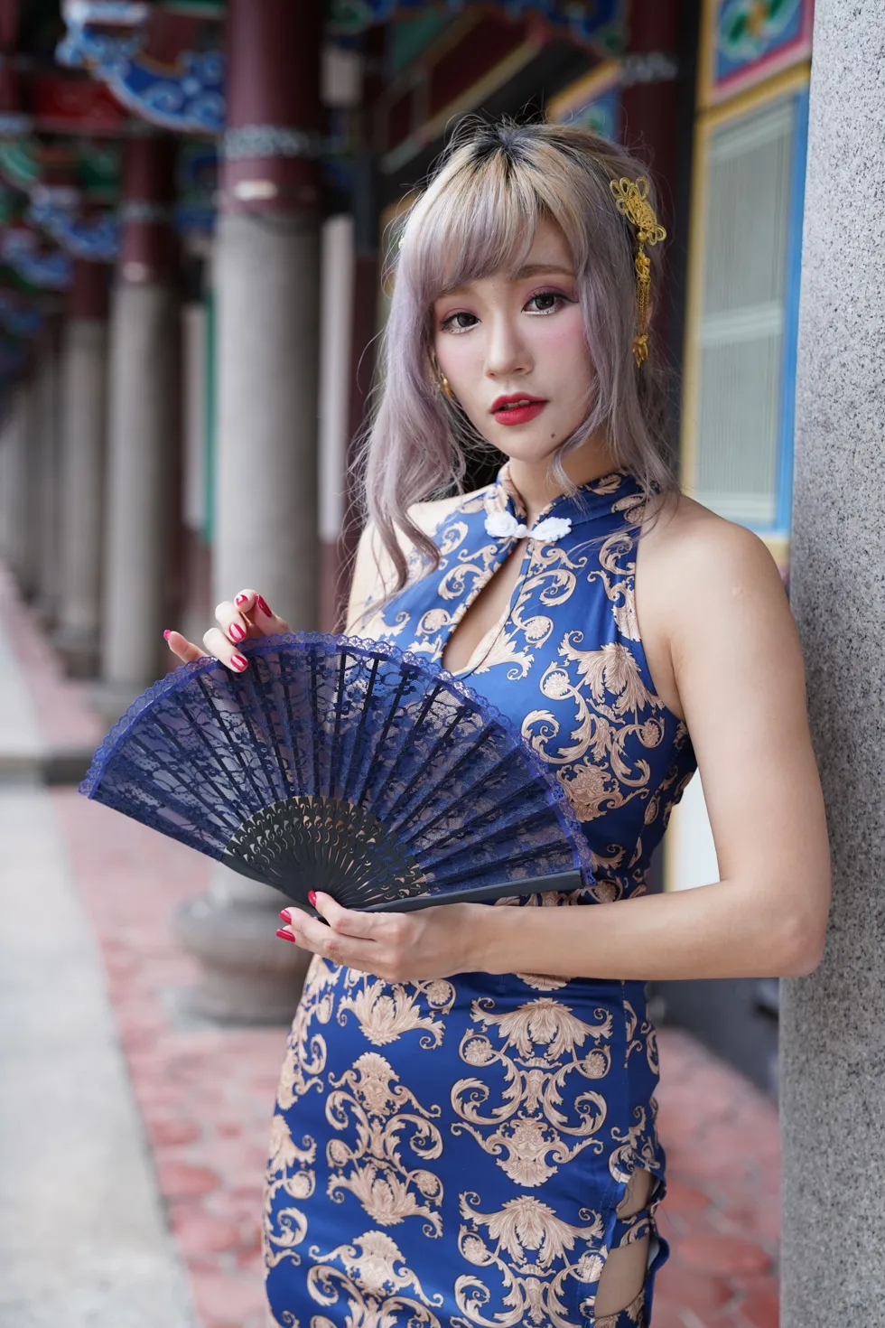 [Mzsock] NO.149 Xue Kaiyun blue flower short cheongsam with high heels and beautiful legs street photography#[105P]-1