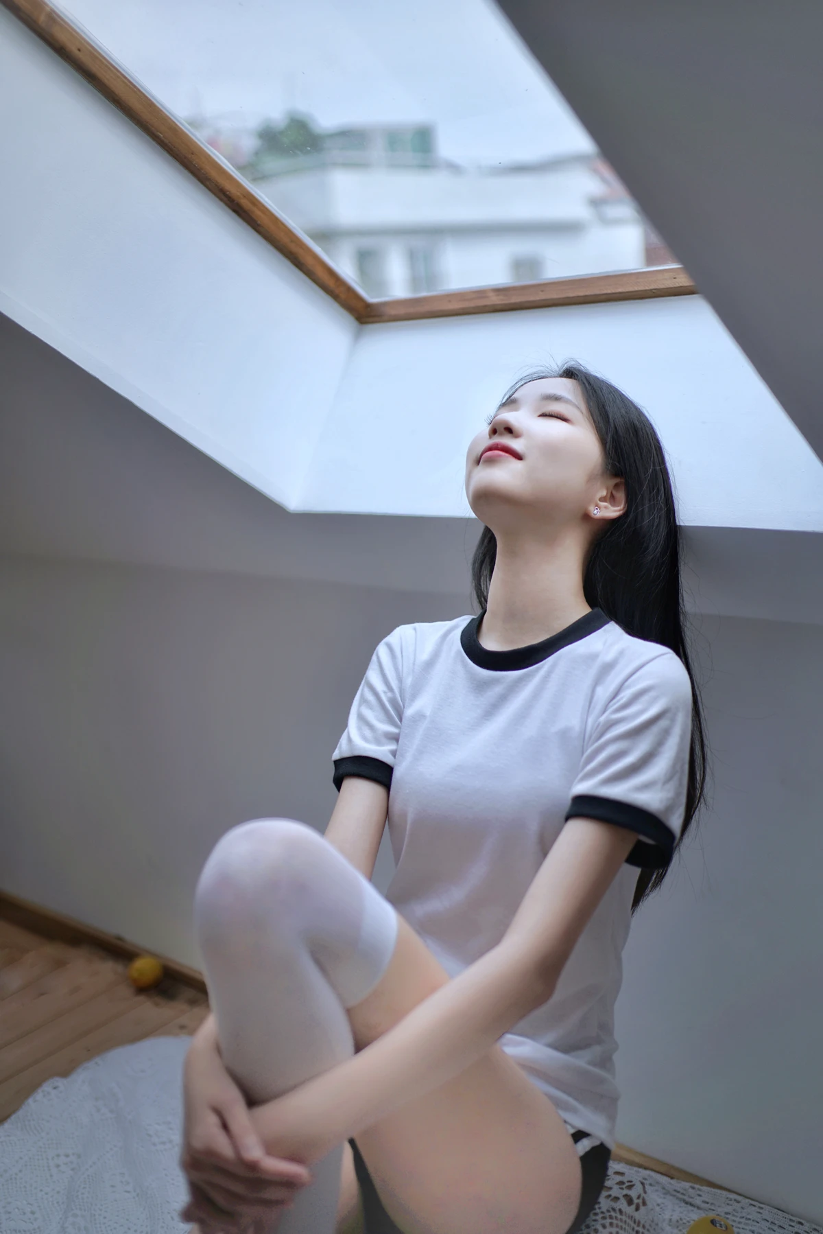 [YITUYU] 2022.12.29 Vol.2785 – Plain White in the Attic Xiaojing#[26P]-1