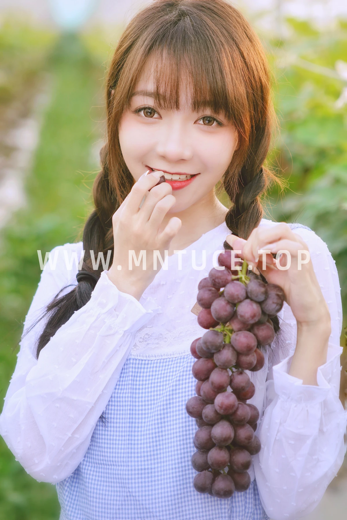 [YITUYU] 2023.02.04 Vol.2969 The joy of harvest in the vineyard duck duck#[24P]-1