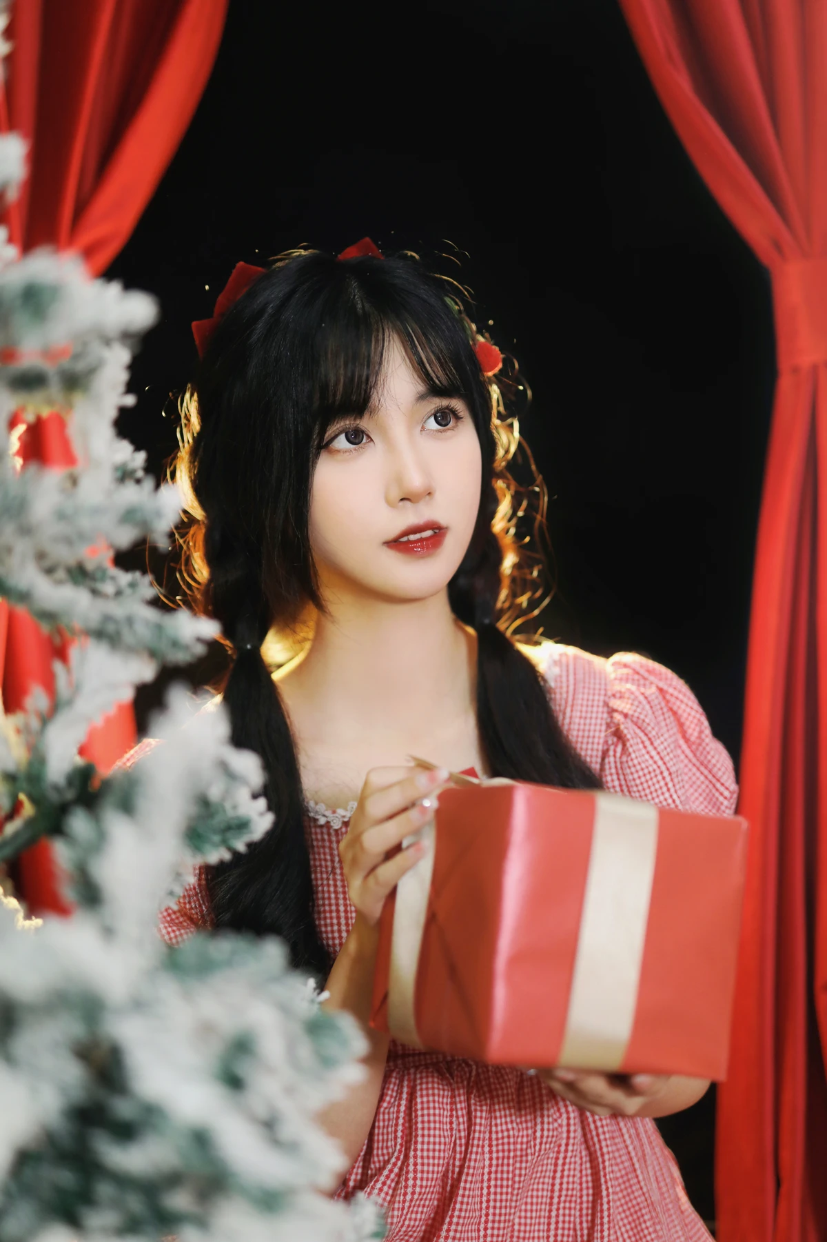 [YITUYU] 2022.12.18 Vol.2708 – Christmas in a Fairy Tale Light cherry blossom#[25P]-1