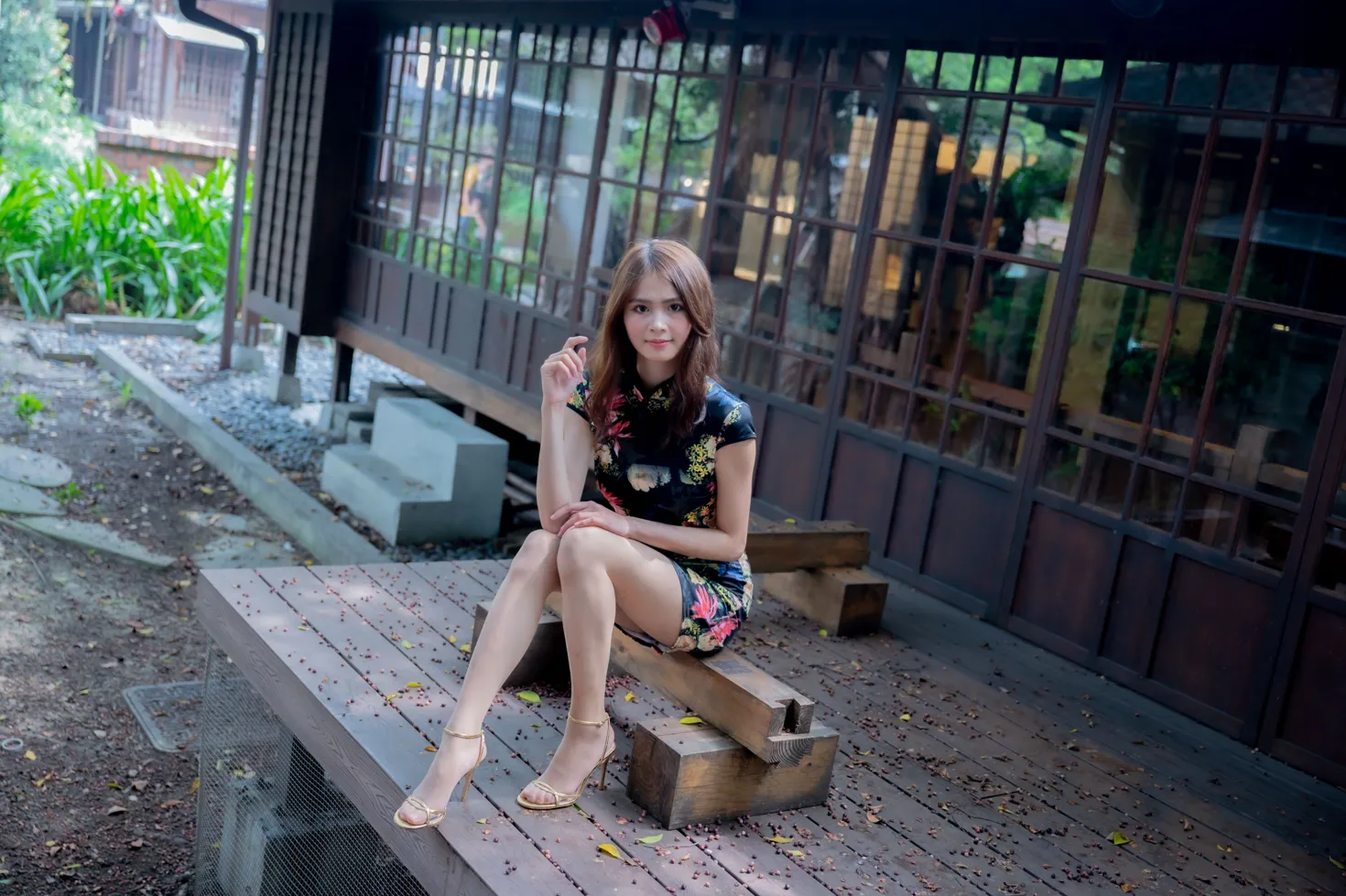 [Mzsock] NO.202 He Jiaxin black flower short cheongsam stockings high heels beautiful legs street photography#[97P]-8