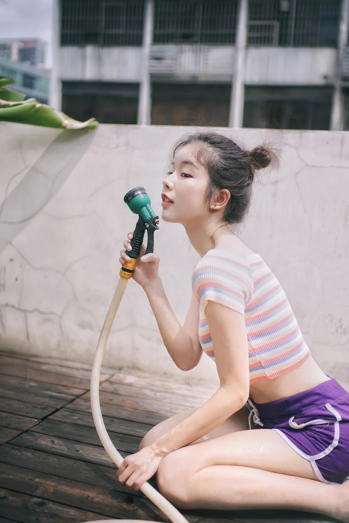 [YITUYU] 2023.01.05 Vol.2843 – The Water Gun Girl on the Rooftop circle#[25P]-1