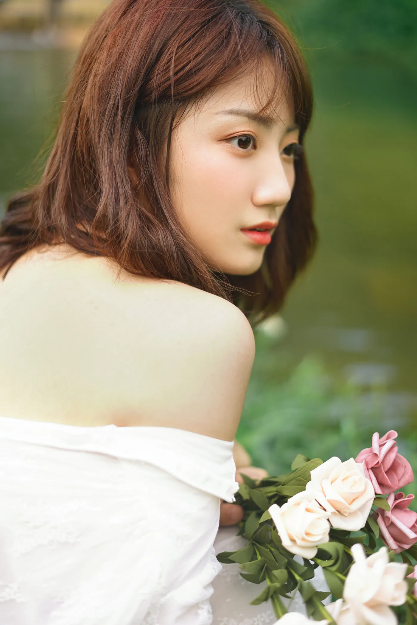 [YITUYU] 2022.12.01 Vol.2572 – Playing by the river Yang Xinying#[22P]-5