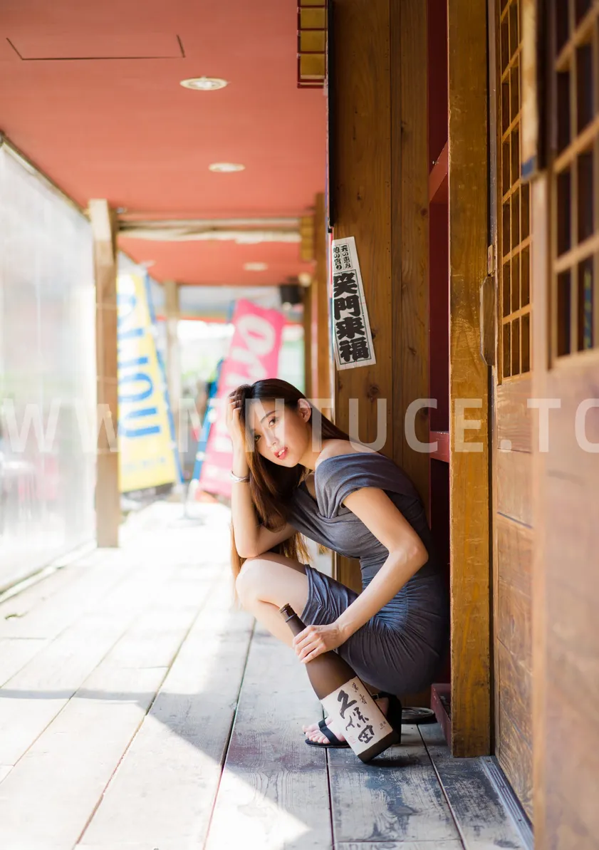 [Mzsock] NO.207 Kim Yun Kyo off-shoulder dress and short skirt with high legs street photography#[54P]-10