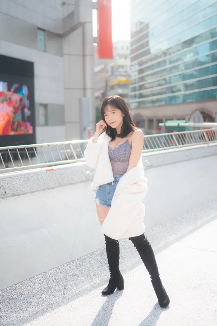 [Mzsock] NO.215 YoYo denim shorts and boots street photography#[105P]-4