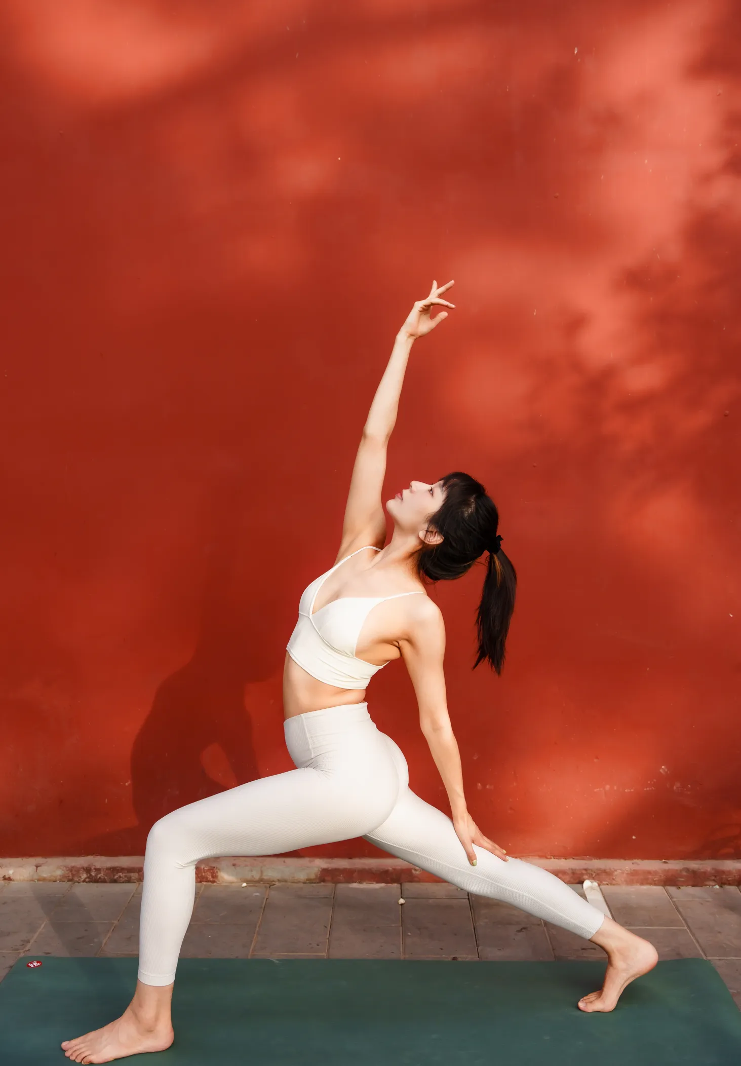 [YITUYU] 2022.12.01 Vol.2575 – Yoga and Red Wall Mengmeng#[23P]-5