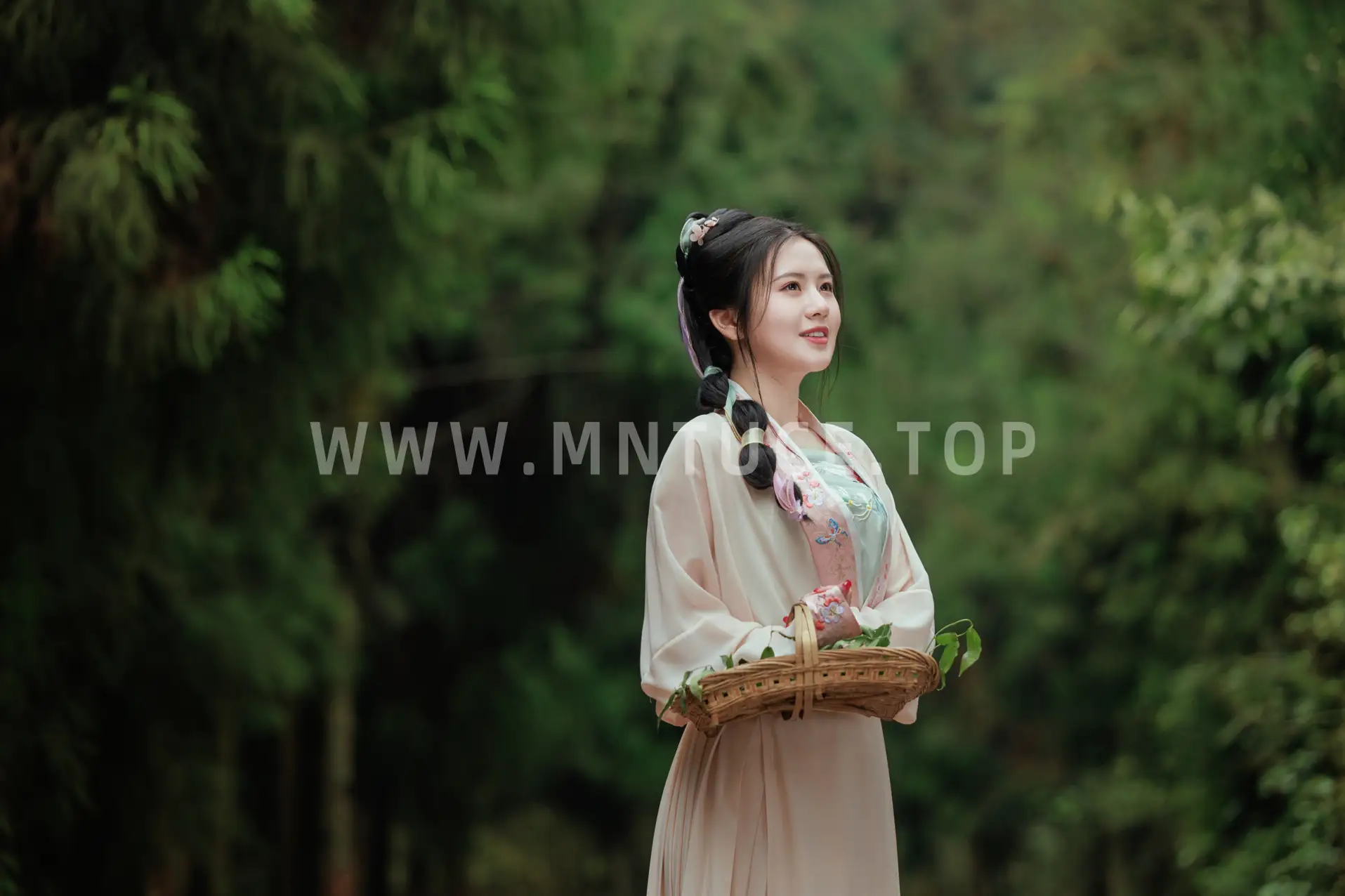 [YITUYU] 2022.05.16 Vol.899 – Mountain Dwelling in Autumn Qiuqiu#[38P]-10